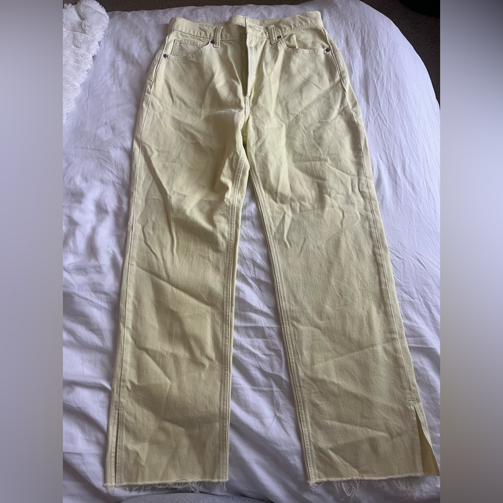 GAP Women’s ‘90s Loose High Rise Jean in butter yellow